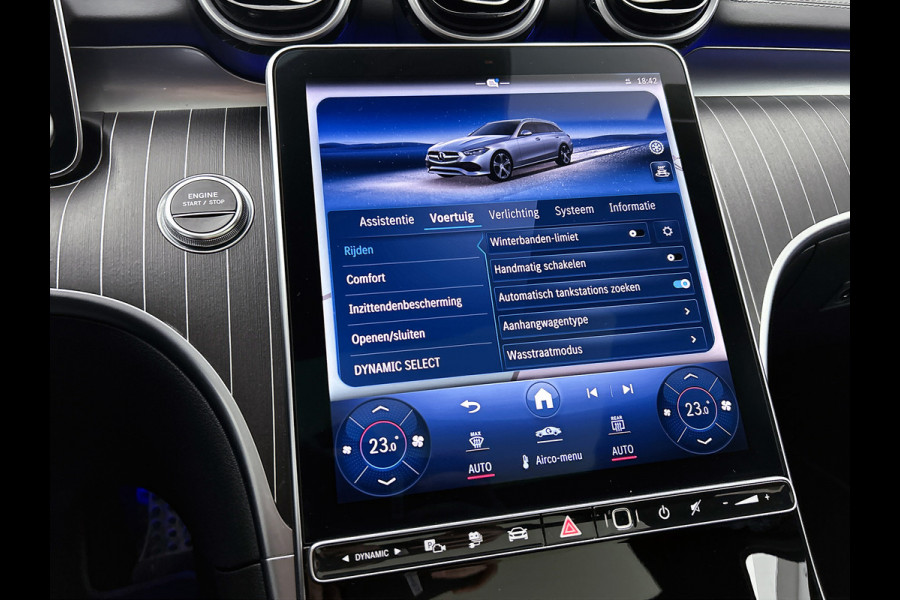 Mercedes-Benz C-Klasse Estate 300 e AMG Plug-In Hybride AMG Line | Night Pakket | Panorama Schuif-Kanteldak | Trekaak | Parkeerpakket met 360°-camera. Inclusief 24 maanden MB Certified garantie voor Europa.