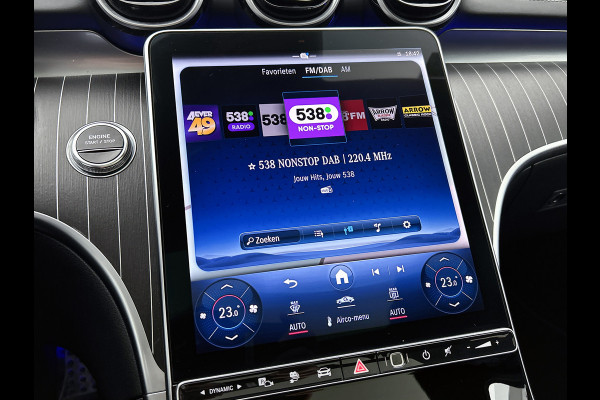 Mercedes-Benz C-Klasse Estate 300 e AMG Plug-In Hybride AMG Line | Night Pakket | Panorama Schuif-Kanteldak | Trekaak | Parkeerpakket met 360°-camera. Inclusief 24 maanden MB Certified garantie voor Europa.