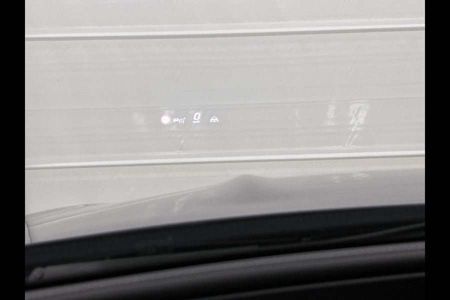 Mercedes-Benz C-Klasse Estate 300 e AMG Plug-In Hybride AMG Line | Night Pakket | Panorama Schuif-Kanteldak | Trekaak | Parkeerpakket met 360°-camera. Inclusief 24 maanden MB Certified garantie voor Europa.