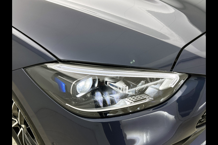 Mercedes-Benz C-Klasse Estate 300 e AMG Plug-In Hybride AMG Line | Night Pakket | Panorama Schuif-Kanteldak | Trekaak | Parkeerpakket met 360°-camera. Inclusief 24 maanden MB Certified garantie voor Europa.