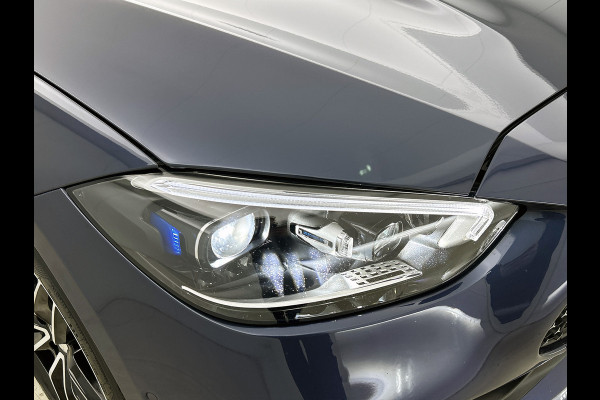 Mercedes-Benz C-Klasse Estate 300 e AMG Plug-In Hybride AMG Line | Night Pakket | Panorama Schuif-Kanteldak | Trekaak | Parkeerpakket met 360°-camera. Inclusief 24 maanden MB Certified garantie voor Europa.