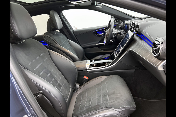 Mercedes-Benz C-Klasse Estate 300 e AMG Plug-In Hybride AMG Line | Night Pakket | Panorama Schuif-Kanteldak | Trekaak | Parkeerpakket met 360°-camera. Inclusief 24 maanden MB Certified garantie voor Europa.