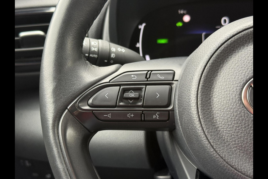 Toyota Yaris Cross 1.5 Hybrid First Edition Plus | Parkeersensoren, Stoel + Stuurverwarming, Groot scherm, Keyless, 17 inch