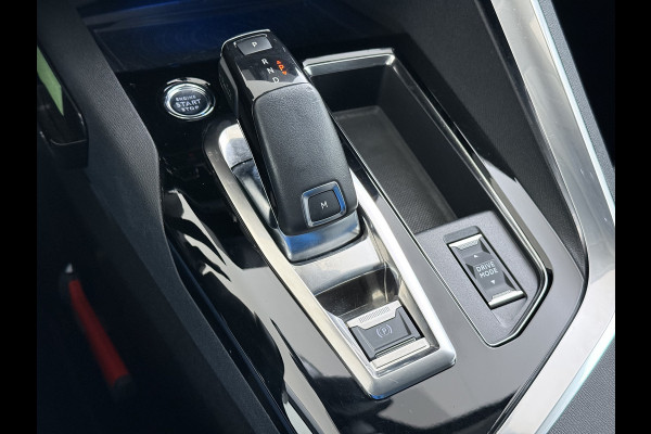 Peugeot 3008 1.2T 131PK AUT. Trekhaak 360°Camera 1/2 Leer 18" Navi Ecc Apple Carplay Android Connected-Apps Cruise Control Pdc Blue Premium Keyless Elek.Achterklep Privacy Glas BordHerkenning Lane Assist Led Lmv 18" Regen-Lichtsensor Bluetooth 1.400KG Trekgewicht Dealeronderhouden, laatste-Beurt-93.400km Origineel Nederlandse Auto 1400kg trekvermogen