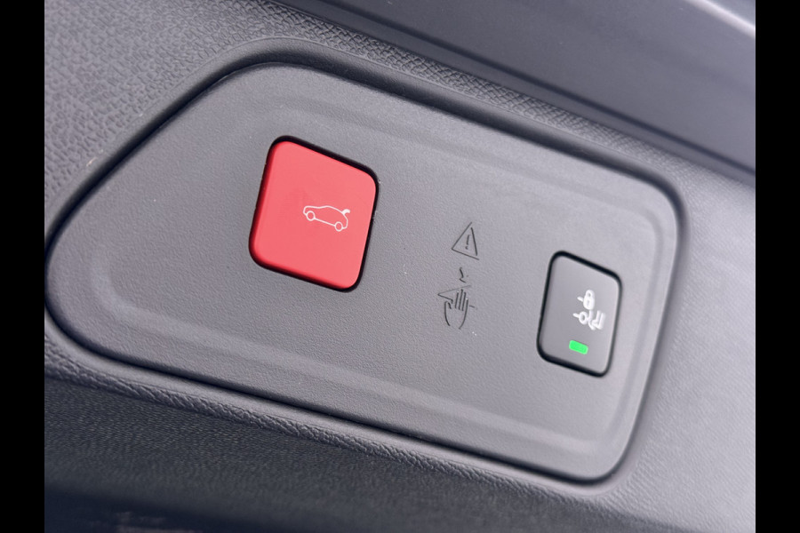 Peugeot 3008 1.2T 131PK AUT. Trekhaak 360°Camera 1/2 Leer 18" Navi Ecc Apple Carplay Android Connected-Apps Cruise Control Pdc Blue Premium Keyless Elek.Achterklep Privacy Glas BordHerkenning Lane Assist Led Lmv 18" Regen-Lichtsensor Bluetooth 1.400KG Trekgewicht Dealeronderhouden, laatste-Beurt-93.400km Origineel Nederlandse Auto 1400kg trekvermogen