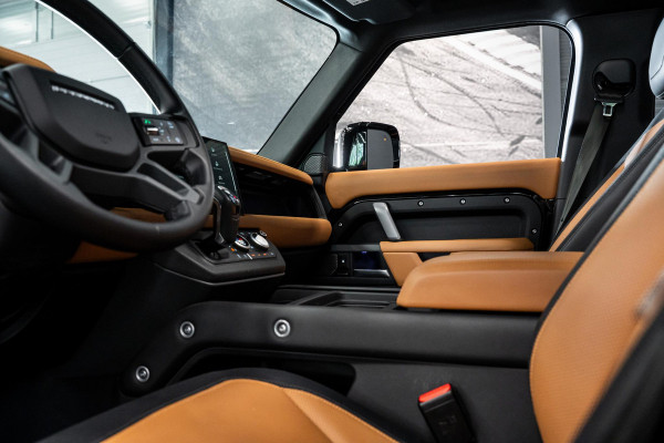 Land Rover Defender 110 2.0 P400e 110 X-Dynamic HSE *Meridian / Panorama / Stoelventilatie / Luchtvering / Head-Up Display /