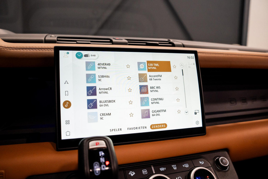 Land Rover Defender 110 2.0 P400e 110 X-Dynamic HSE *Meridian / Panorama / Stoelventilatie / Luchtvering / Head-Up Display /