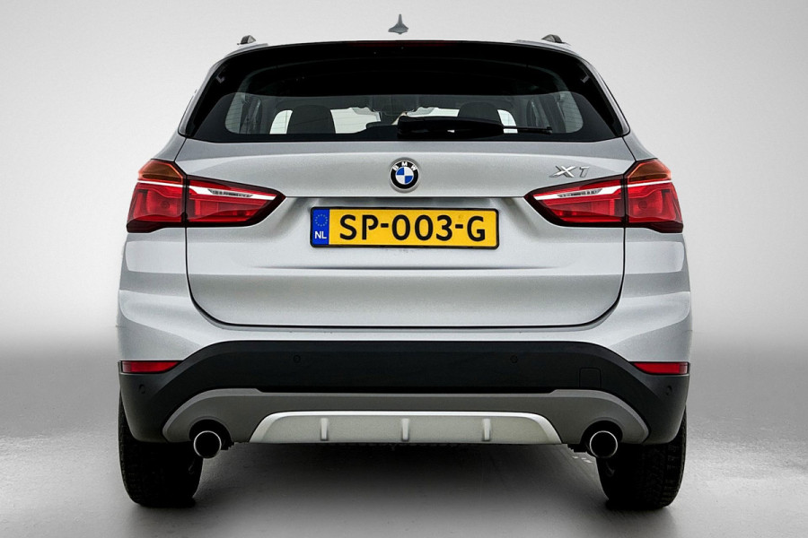 BMW X1 SDrive20i Executive (NL-auto, Goed OnderH, Navi, Sportstoelen, Led, Climate Con, Parkeersensoren, Etc)