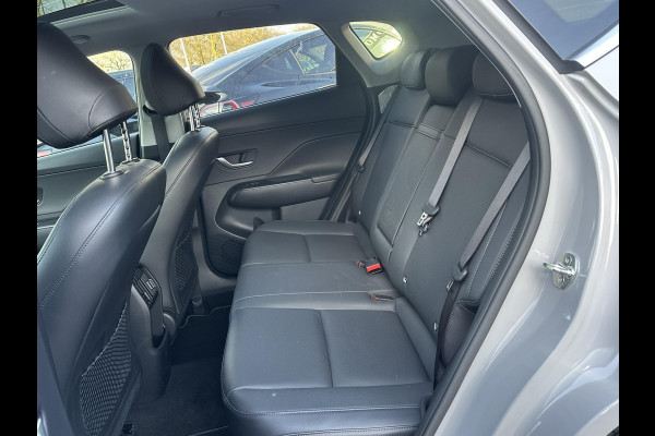 Hyundai Kona 1.6 GDI HEV Premium Sky VAN: 34.900,- VOOR 31.877,- UW LENTEVOORDEEL: 3.023,- | DEALER ONDERHOUDEN | FABR. GARANTIE t/m 06-2031