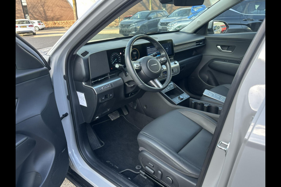 Hyundai Kona 1.6 GDI HEV Premium Sky VAN: 34.900,- VOOR 31.877,- UW LENTEVOORDEEL: 3.023,- | DEALER ONDERHOUDEN | FABR. GARANTIE t/m 06-2031