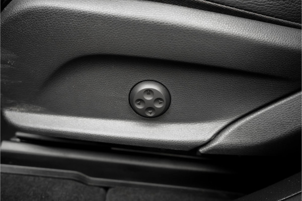 Mercedes-Benz GLC 300e 4M AMG 360° Distronic Plus Pano Elek Trekhaak