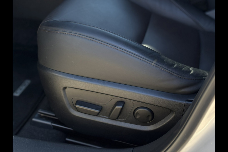 Mazda CX-30 2.0 e-SkyActiv-X M Hybrid Exclusive-line | 1e Eigenaar | NAP | Leder, Navi, 360Camera, Cruise, Stoel+Stuurverw., ACC |