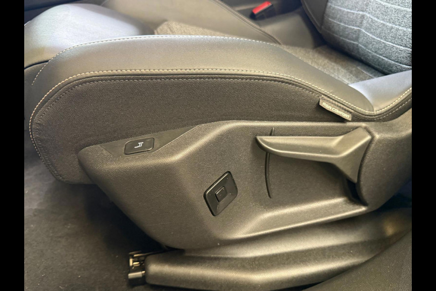 Peugeot 5008 1.2 Hybrid 145 Allure camera stoel/stuurverwarming 1 jaar Bovag Garantie