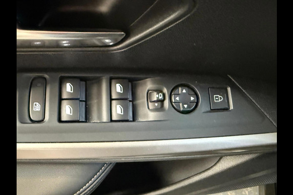 Peugeot 5008 1.2 Hybrid 145 Allure camera stoel/stuurverwarming 1 jaar Bovag Garantie