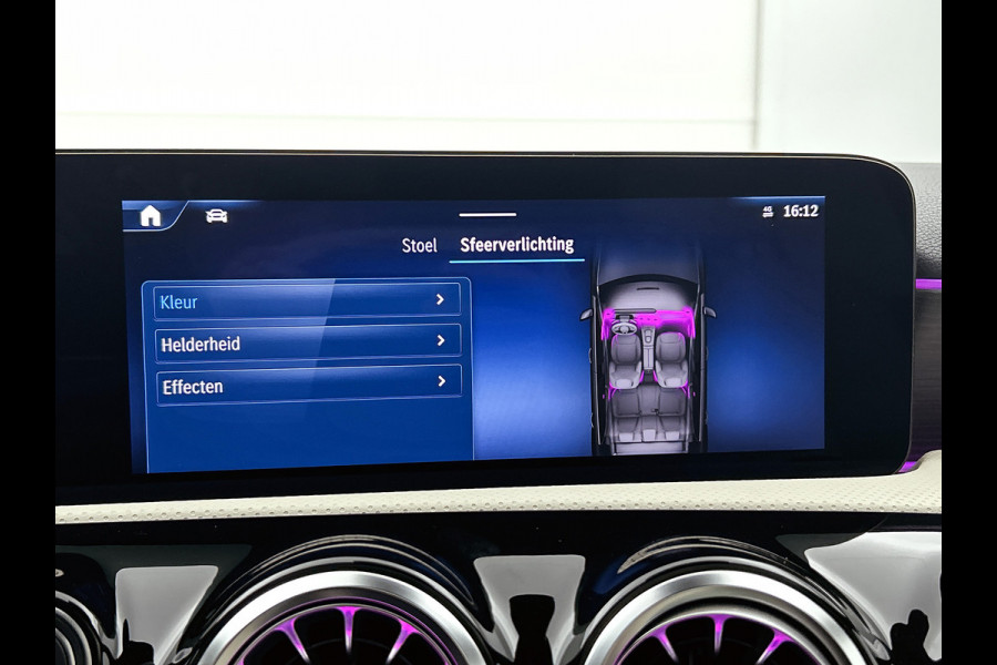 Mercedes-Benz A-Klasse 250 e Luxury Line Panorama Schuif-Kanteldak | Sfeerverlichting | Achteruitrijcamera | Stoelverwarming. Achteruitrij camera | Panorama dak | Memory pakket