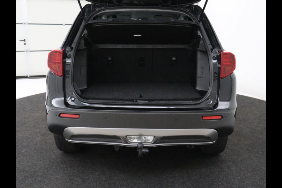 Suzuki Vitara 1.5 Hybrid Style | Trekhaak | Stoelverwarming | Adaptive cruise | Camera | Carplay | Leder/Alcantara | Full LED | Keyless | Navigatie | Climate control | Parkeerhulp