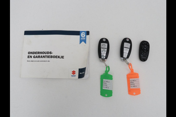 Suzuki Vitara 1.5 Hybrid Style | Trekhaak | Stoelverwarming | Adaptive cruise | Camera | Carplay | Leder/Alcantara | Full LED | Keyless | Navigatie | Climate control | Parkeerhulp