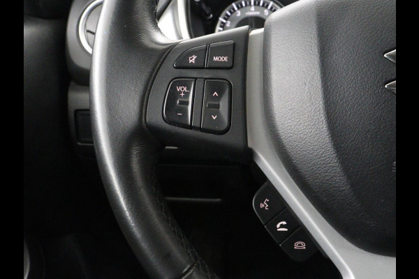 Suzuki Vitara 1.5 Hybrid Style | Trekhaak | Stoelverwarming | Adaptive cruise | Camera | Carplay | Leder/Alcantara | Full LED | Keyless | Navigatie | Climate control | Parkeerhulp