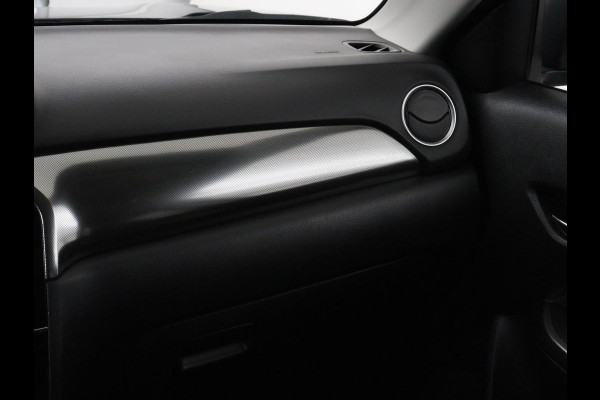 Suzuki Vitara 1.5 Hybrid Style | Trekhaak | Stoelverwarming | Adaptive cruise | Camera | Carplay | Leder/Alcantara | Full LED | Keyless | Navigatie | Climate control | Parkeerhulp