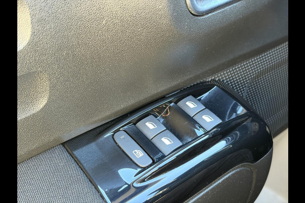 Citroën C3 1.2 PureTech S&S Shine 1e Eigenaar,Dealer Onderhouden,Navi,Camera,Pdc,Rijstrooksensor,110pk,Clima,Cruise,Lm velgen,D-riem vv in 2024,N.A.P,Apk tot 04-2027