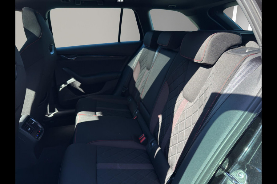 Škoda Octavia Combi 1.4 TSI RS iV PHEV Business | Pano | Head-Up | Led | Stuur verw. | Parksensoren |