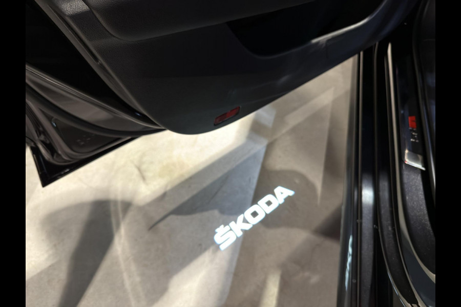 Škoda Octavia Combi 1.4 TSI RS iV PHEV Business | Pano | Head-Up | Led | Stuur verw. | Parksensoren |