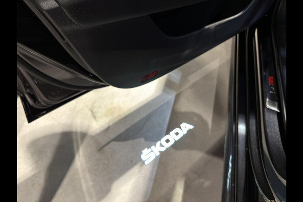 Škoda Octavia Combi 1.4 TSI RS iV PHEV Business | Pano | Head-Up | Led | Stuur verw. | Parksensoren |