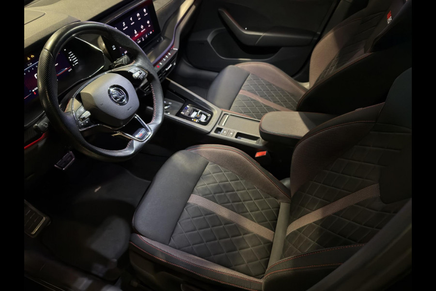 Škoda Octavia Combi 1.4 TSI RS iV PHEV Business | Pano | Head-Up | Led | Stuur verw. | Parksensoren |