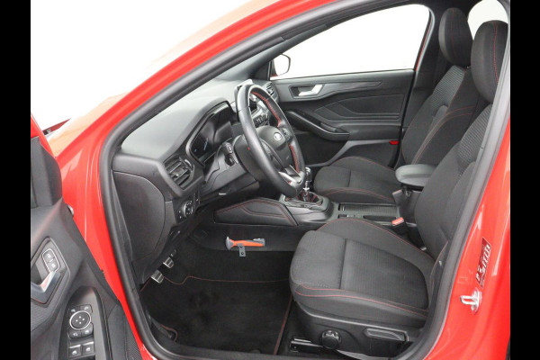 Ford Focus 1.0 EcoBoost ST Line | Panoramadak | Stoel & stuurverwarming | Camera | Carplay | 18'' | Full LED | Climate control | Keyless | Park Assist | Cruise control | Getint glas
