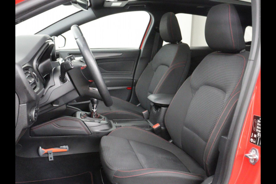 Ford Focus 1.0 EcoBoost ST Line | Panoramadak | Stoel & stuurverwarming | Camera | Carplay | 18'' | Full LED | Climate control | Keyless | Park Assist | Cruise control | Getint glas