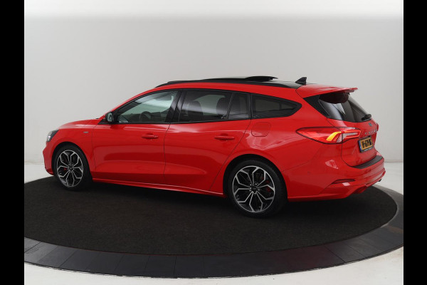 Ford Focus 1.0 EcoBoost ST Line | Panoramadak | Stoel & stuurverwarming | Camera | Carplay | 18'' | Full LED | Climate control | Keyless | Park Assist | Cruise control | Getint glas