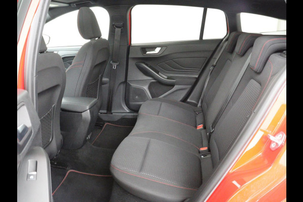 Ford Focus 1.0 EcoBoost ST Line | Panoramadak | Stoel & stuurverwarming | Camera | Carplay | 18'' | Full LED | Climate control | Keyless | Park Assist | Cruise control | Getint glas