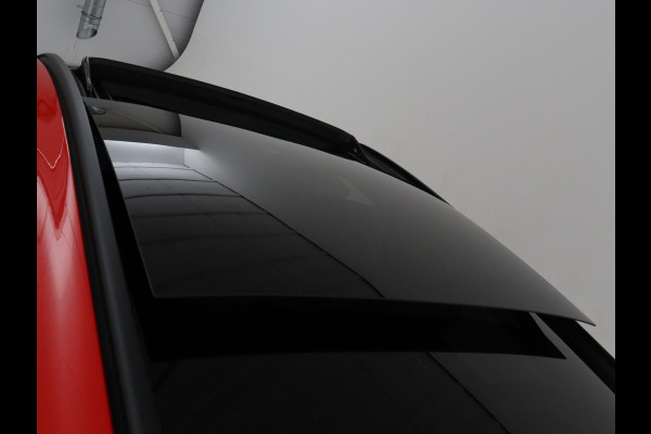 Ford Focus 1.0 EcoBoost ST Line | Panoramadak | Stoel & stuurverwarming | Camera | Carplay | 18'' | Full LED | Climate control | Keyless | Park Assist | Cruise control | Getint glas