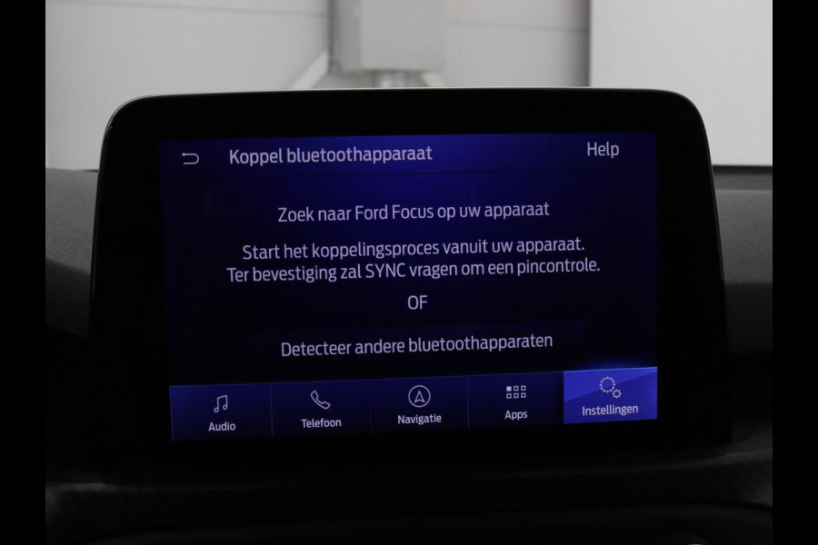 Ford Focus 1.0 EcoBoost ST Line | Panoramadak | Stoel & stuurverwarming | Camera | Carplay | 18'' | Full LED | Climate control | Keyless | Park Assist | Cruise control | Getint glas