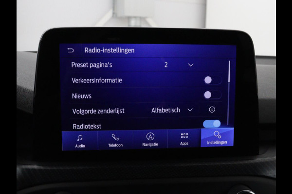 Ford Focus 1.0 EcoBoost ST Line | Panoramadak | Stoel & stuurverwarming | Camera | Carplay | 18'' | Full LED | Climate control | Keyless | Park Assist | Cruise control | Getint glas