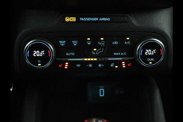 Ford Focus 1.0 EcoBoost ST Line | Panoramadak | Stoel & stuurverwarming | Camera | Carplay | 18'' | Full LED | Climate control | Keyless | Park Assist | Cruise control | Getint glas