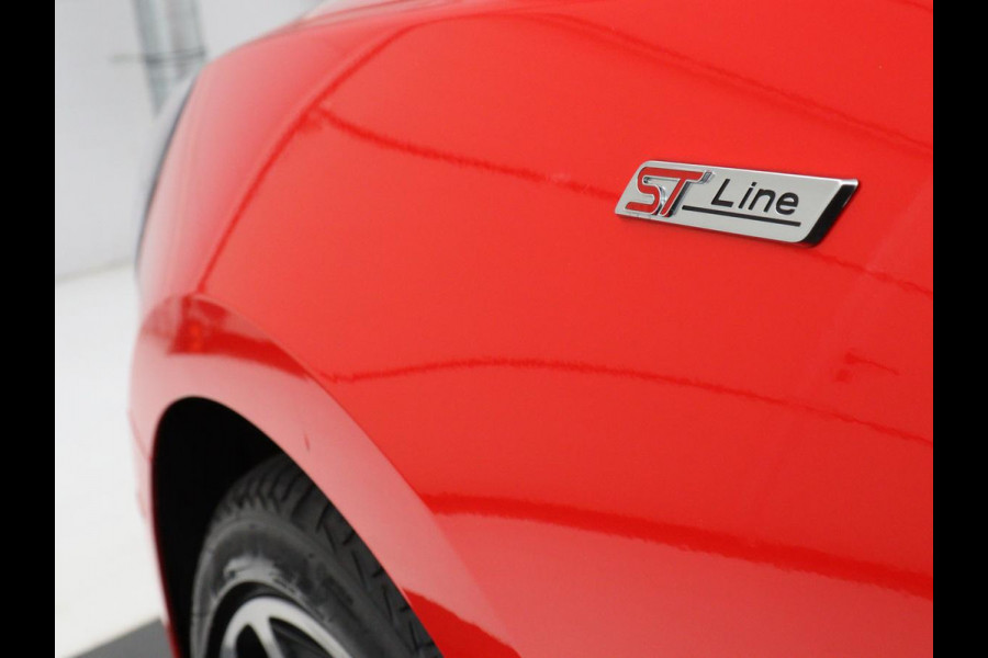 Ford Focus 1.0 EcoBoost ST Line | Panoramadak | Stoel & stuurverwarming | Camera | Carplay | 18'' | Full LED | Climate control | Keyless | Park Assist | Cruise control | Getint glas