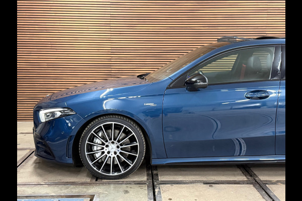Mercedes-Benz A-Klasse AMG 35 4MATIC NIGHT Premium Plus | PANO | Burmester | Ambient | HuD | MultiBeam LED | Winter-Pakket |MBUX