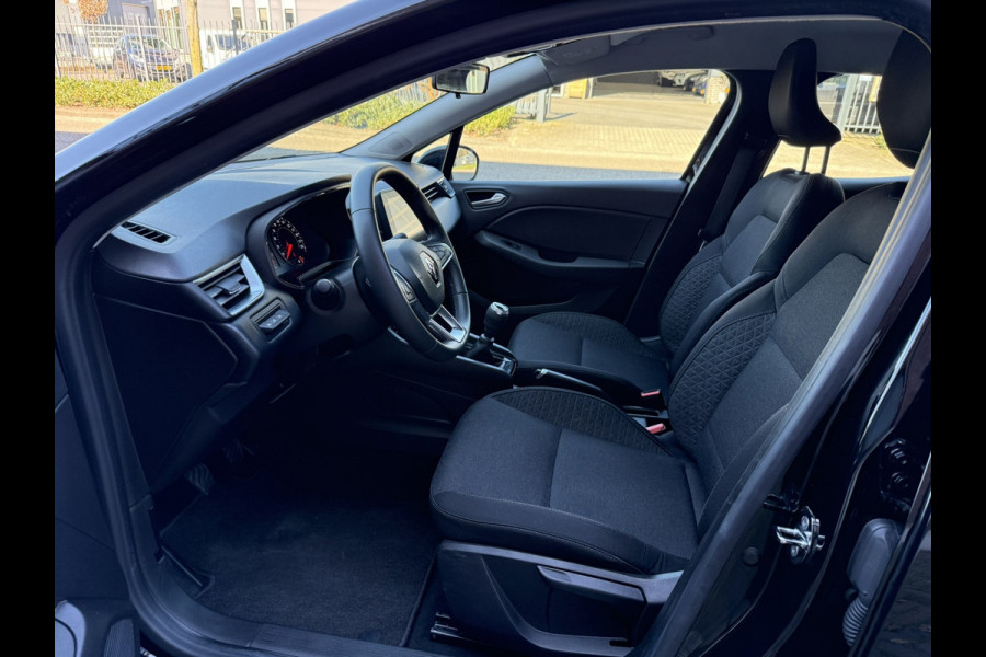 Renault Clio 1.0 TCe Navigatie / Apple CarPlay - Android / 1e Eigenaar / ALL-Season banden / Cruise Control / PDC met optische w