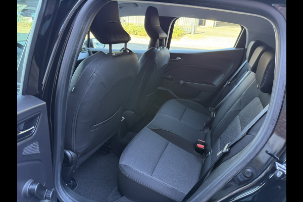 Renault Clio 1.0 TCe Navigatie / Apple CarPlay - Android / 1e Eigenaar / ALL-Season banden / Cruise Control / PDC met optische w