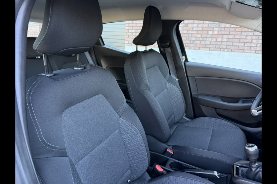 Renault Clio 1.0 TCe Navigatie / Apple CarPlay - Android / 1e Eigenaar / ALL-Season banden / Cruise Control / PDC met optische w