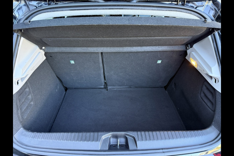 Renault Clio 1.0 TCe Navigatie / Apple CarPlay - Android / 1e Eigenaar / ALL-Season banden / Cruise Control / PDC met optische w