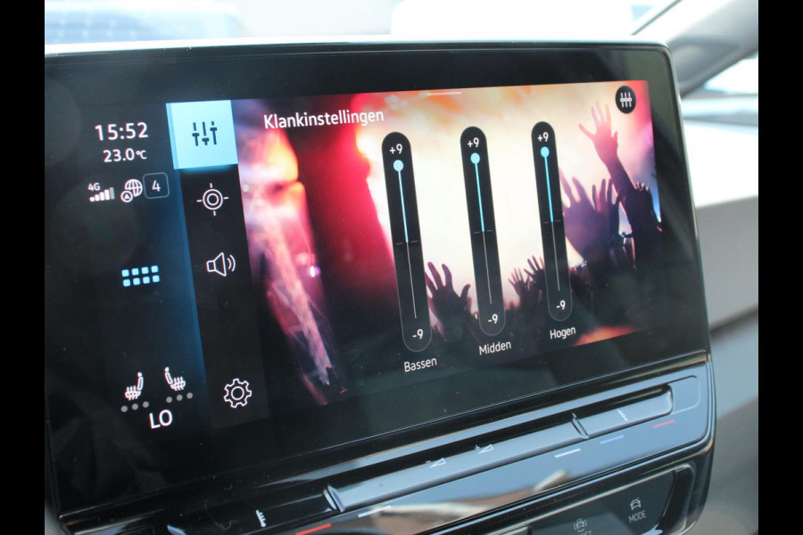 Volkswagen ID.3 Life 58 kWh Climate control Navigatie Cruise control Parkeersensoren voor + achter LED Voorstoelen verwarmd Apple Carplay/ Android Auto