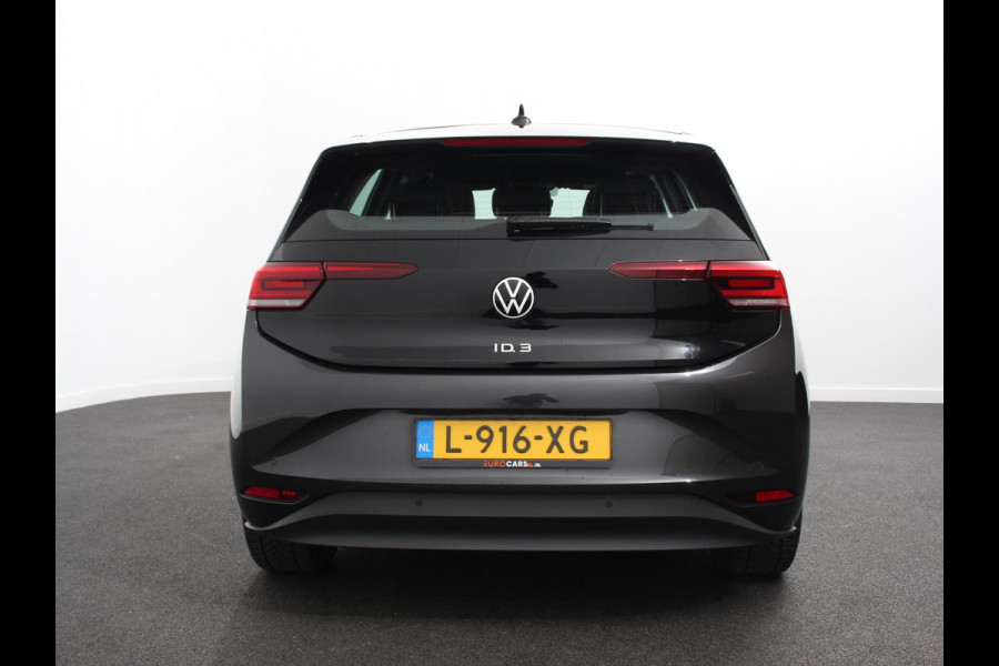 Volkswagen ID.3 Life 58 kWh Climate control Navigatie Cruise control Parkeersensoren voor + achter LED Voorstoelen verwarmd Apple Carplay/ Android Auto