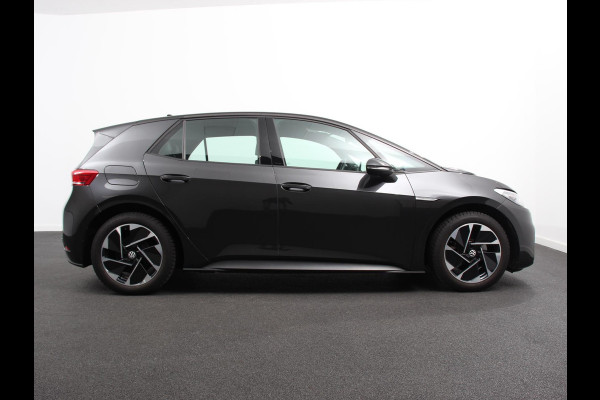 Volkswagen ID.3 Life 58 kWh Climate control Navigatie Cruise control Parkeersensoren voor + achter LED Voorstoelen verwarmd Apple Carplay/ Android Auto