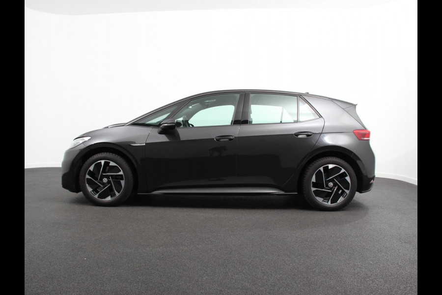 Volkswagen ID.3 Life 58 kWh Climate control Navigatie Cruise control Parkeersensoren voor + achter LED Voorstoelen verwarmd Apple Carplay/ Android Auto