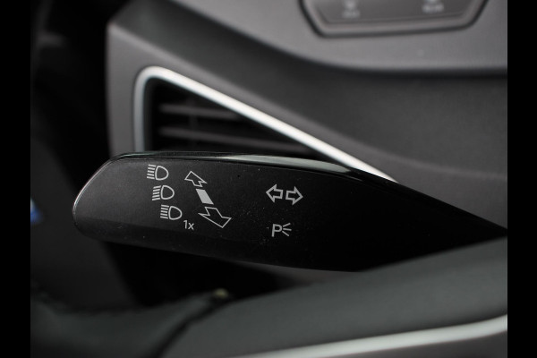 Volkswagen ID.3 Life 58 kWh Climate control Navigatie Cruise control Parkeersensoren voor + achter LED Voorstoelen verwarmd Apple Carplay/ Android Auto