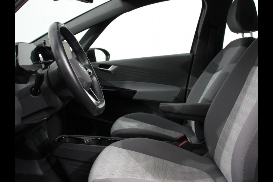 Volkswagen ID.3 Life 58 kWh Climate control Navigatie Cruise control Parkeersensoren voor + achter LED Voorstoelen verwarmd Apple Carplay/ Android Auto