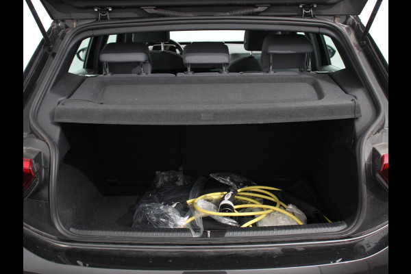 Volkswagen ID.3 Life 58 kWh Climate control Navigatie Cruise control Parkeersensoren voor + achter LED Voorstoelen verwarmd Apple Carplay/ Android Auto