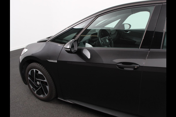 Volkswagen ID.3 Life 58 kWh Climate control Navigatie Cruise control Parkeersensoren voor + achter LED Voorstoelen verwarmd Apple Carplay/ Android Auto